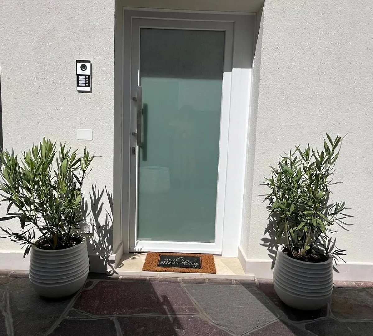 Houses Of Flowers Spinea Apartment